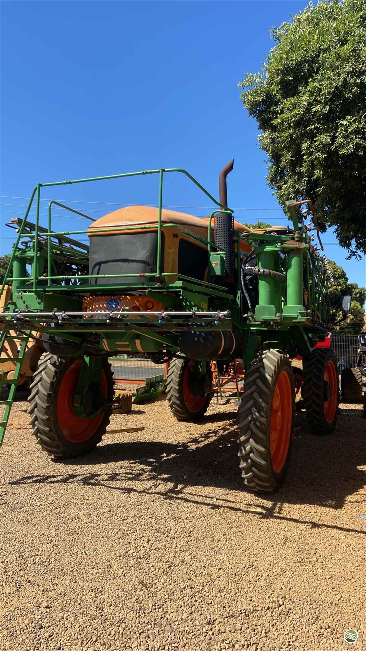 PULVERIZADOR STARA IMPERADOR 3100 Tração 4x4 Terra Máquinas Concessionaria Stara - Primavera do Leste PRIMAVERA DO LESTE MATO GROSSO MT